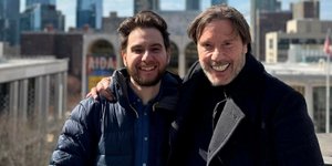 Ο Στράτος Τζώρτζογλου με τον γιο του Άλκη