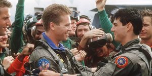 Βαλ Κίλμερ και Τομ Κρουζ σε σκηνή του θρυλικού Top Gun