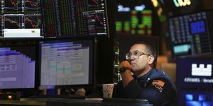Σκεπτικός χρηματιστής στην Wall Street