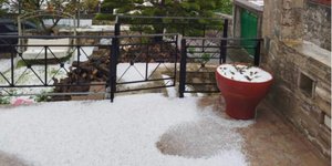 Χάλασε ο καιρός, χαλάζι στο Ηράκλειο Κρήτης