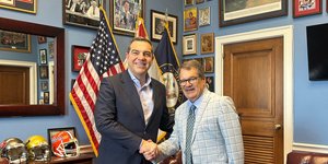 Τις επαφές και τις ομιλίες του στην Ουάσινγκτον συνεχίζει ο πρώην πρωθυπουργός, Αλέξης Τσίπρας