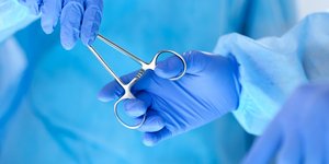 Χειρουργική λαβίδα