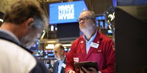 Χρηματιστής στην Wall Street κάνει γκριμάτσα