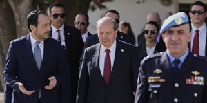 Στιγμιότυπο από την συνάντηση Χριστοδουλίδη - Τατάρ στη Λευκωσία