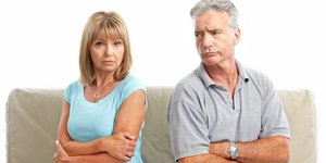 Ζευγάρι στον καναπέ