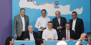 Η υπογραφή της σύμβασης για τον ΒΟΑΚ παρουσία του Κυριάκου Μητσοτάκη