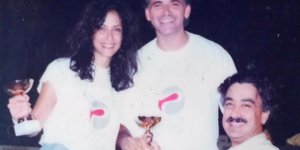 Ο Νίκος Γαλανός στην απονομή του τουρνουά τένις στην... Αννα Βίσση