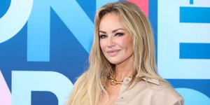 H 53χρονη Αντριάνα Σκλεναρίκοβα έκοψε τα μαλλιά της -Το κούρεμα που την κάνει να δείχνει 10 χρόνια νεότερη