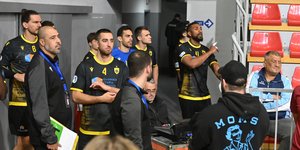 Αλκαλόιντ - ΑΕΚ: Οι παίκτες του Δικεφάλου δεν βγαίνουν στον αγωνιστικό χώρο