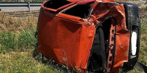 Αγρίνιο: Αυτοκίνητο εξετράπη της πορείας του και έγινε σμπαράλια