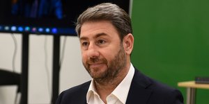 Ο Νίκος Ανδρουλάκης στη συνεδρίαση του Πολιτικού Κέντρου του ΠΑΣΟΚ