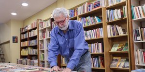 Λεωνίδας Κουρσούμης στο βιβλιοπωλειο