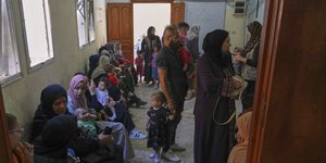 Ο ισραηλινός στρατός εκκενώνει το νοσοκομείο Αλ Άουντα στη βόρεια Λωρίδα της Γάζας