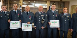 Αστυνομικοί βραβεύτηκαν στη ΓΑΔΑ