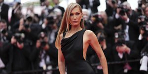 H Μπέλα Χαντίντ στο κόκκινο χαλί των Καννών