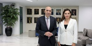 Ο Γιάννης Μπρατάκος και η Όλγα Κεφαλογιάννη