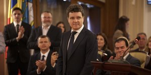 Ο φιλοευρωπαίος Νικούσορ Νταν ορκίζεται πρόεδρος