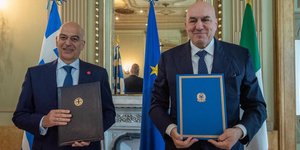 O Νίκος Δένδιας και ο Ιταλός ομόλογός του