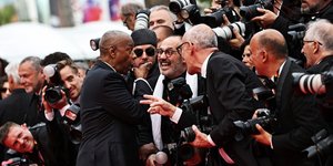 O Ντένζελ Ουάσινγκτον τη στιγμή της διαφωνίας του με φωτογράφο στις Κάννες