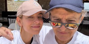 Η Δούκισσα Νομικού μαζί με τον πατέρα της, Νίκο