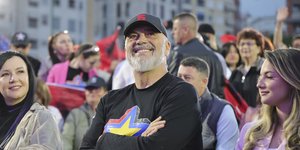 Ο Εντι Ράμα σε προεκλογική συγκέντρωσή του