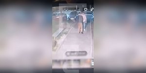 Η στιγμή που ο δράστης πλησιάζει τον Ρώσο αξιωματικό