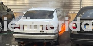 Φωτιά σε αυτοκίνητο έξω από το Χίλτον