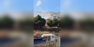 Φωτιά σε ξερά χόρτα στο Πέραμα