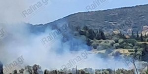Φωτιά στα Σπάτα κοντά στο εκπτωτικό χωριό