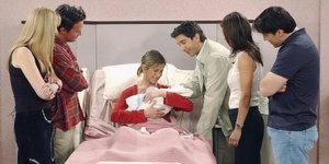 Friends: Δείτε πώς είναι σήμερα στα 23 τους οι δίδυμες που υποδύονταν την κόρη της Ρέιτσελ και του Ρος