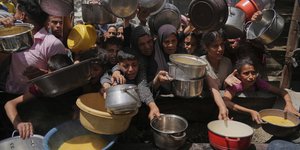 Άμαχος πληθυσμός στη Γάζα στερείται φαγητού και βασικών αγαθών