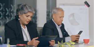 Gen X: Όσοι γεννήθηκαν από το 1965 έως το 1980 βρίσκονται στην πιο «μειονεκτική θέση»