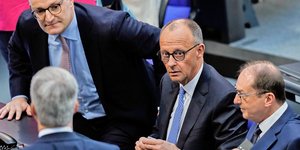 Ο Φρίντριχ Μερτς στη γερμανική Βουλή μετά την αποτυχία του να εκλεγεί στην πρώτη ψηφοφορία