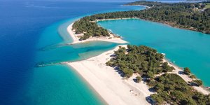 Η παραλία Γλαρόκαβος στην Χαλκιδική