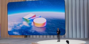 Ο διευθύνων σύμβουλος της Alphabet Σούνταρ Πιτσάι μιλάει στην εκδήλωση του Google I/O