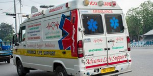 ασθενοφόρο στην Ινδία