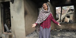 Καταστροφές από πακιστανική επίθεση στο ινδικό Κασμίρ