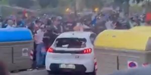 Βίντεο-σοκ: Αυτοκίνητο πέφτει πάνω σε πλήθος έξω από γήπεδο ποδοσφαίρου στην Ισπανία