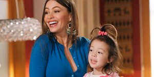 Η Ομπρεϊ Άντερσον Εμονς με την Σοφία Βεργκάρα στη σειρά «Modern Family» 