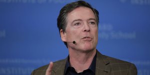 Ο πρώην διευθυντής του FBI, Τζέιμς Κόμεϊ