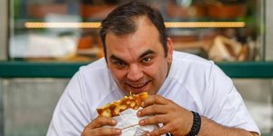 Ο Νίκος Καραθάνος από την Στοκχόλμη στην Αθήνα