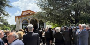 Το τελευταίο αντίο στον Πέτρο Μολυβιάτη