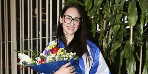 Η Κλαυδία άφιξη στο αεροδρόμιο