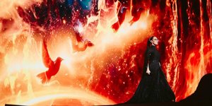 Το εικαστικό σύμπαν που δημιούργησε ο Φωκάς Ευαγγελινός για την Κλαυδία 