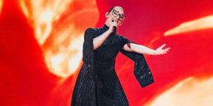 Κλαυδια με φόρεμα Deux Hommes