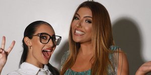 Η Κλαυδία με την Έλενα Παπαρίζου