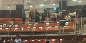 Συγγενείς ομήρων γυρίζουν την πλάτη τους στον Νετανιάχου στη Κνεσέτ