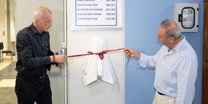 Αποκαλυπτήρια της προτομής του Αδαμάντιου Κοραή από τον δήμαρχο Πειραιά Γιάννη Μώραλη στο Ράλλειο Γυμνάσιο Θηλέων Πειραιά 