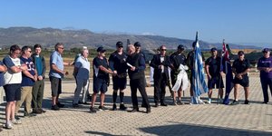 Τοπικοί φορείς των Χανίων υποδέχονται τους δρομείς που αποτίουν φόρο τιμής στους αγωνιστές της Μάχης της Κρήτης