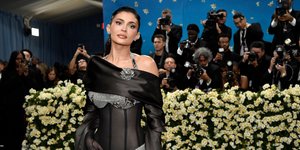Η Κάιλι Τζένερ στο Met Gala 2025 